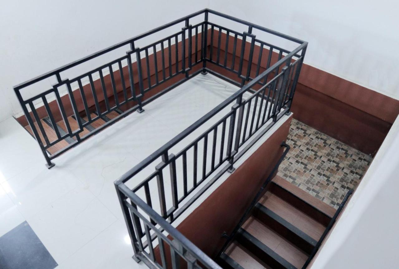 Reddoorz @ Pasangkayu Mamuju Utara Hotel Kültér fotó