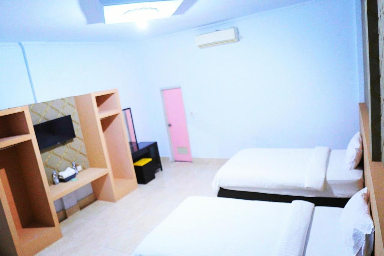 Reddoorz @ Pasangkayu Mamuju Utara Hotel Kültér fotó
